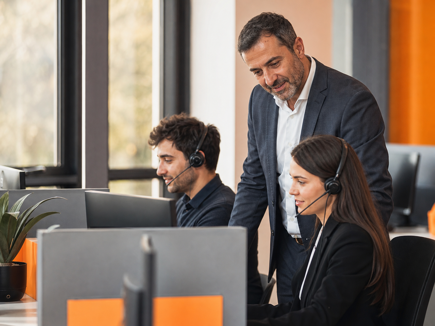 Team Fire Srl al lavoro in un ambiente operativo contemporaneo